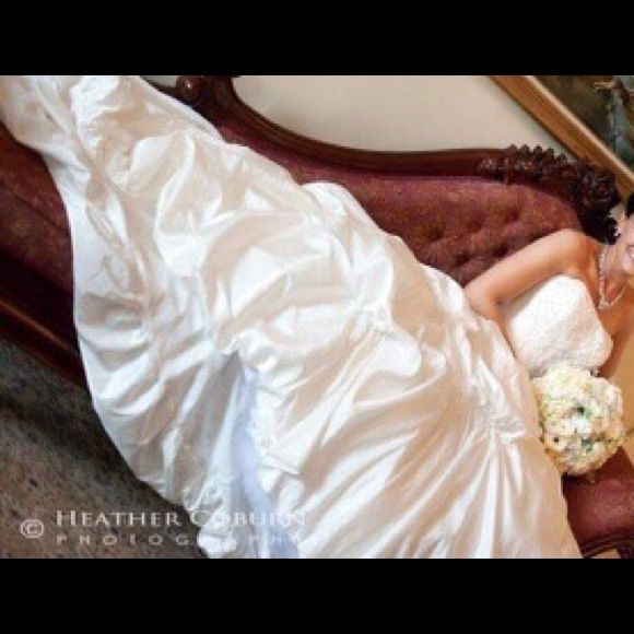 Maggie Sottero wedding gown by - Picture 8 of 10